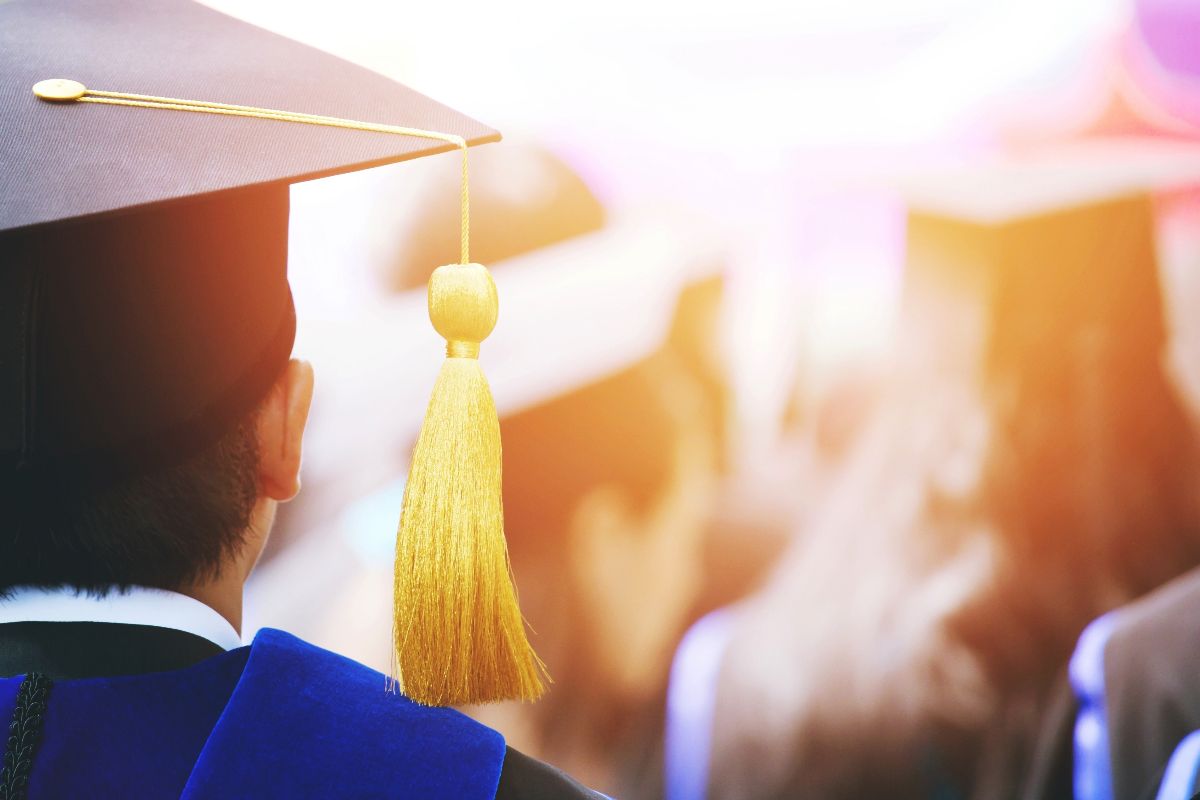 MilwaukeeMPS's tweet photo. Each year, MPS celebrates summer graduates who complete their credits and earn the right to wear a cap and gown. This year, we congratulate 94 students! #MPSClass2020 #MPSProud #MPSGrads

Read more about how you can honor our summer graduates here: https://t.co/dtDPGtGgzY https://t.co/puAPy87thC