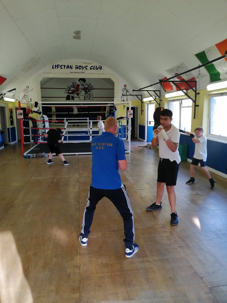 Southend_ABC's tweet image. First #JuniorDevelopment class session since #LockDown 
#SupportYourLocalBoxingClub
💙💛🥊

#SouthendBoxingClub #SouthendAmateurBoxingClub #EnglandBoxing
#Southend
#Southchurch
#Essex
#OlympicStyleBoxing
#AmateurBoxing
#Boxing
#Boxen
#Boxe
#Boxeo
#Box