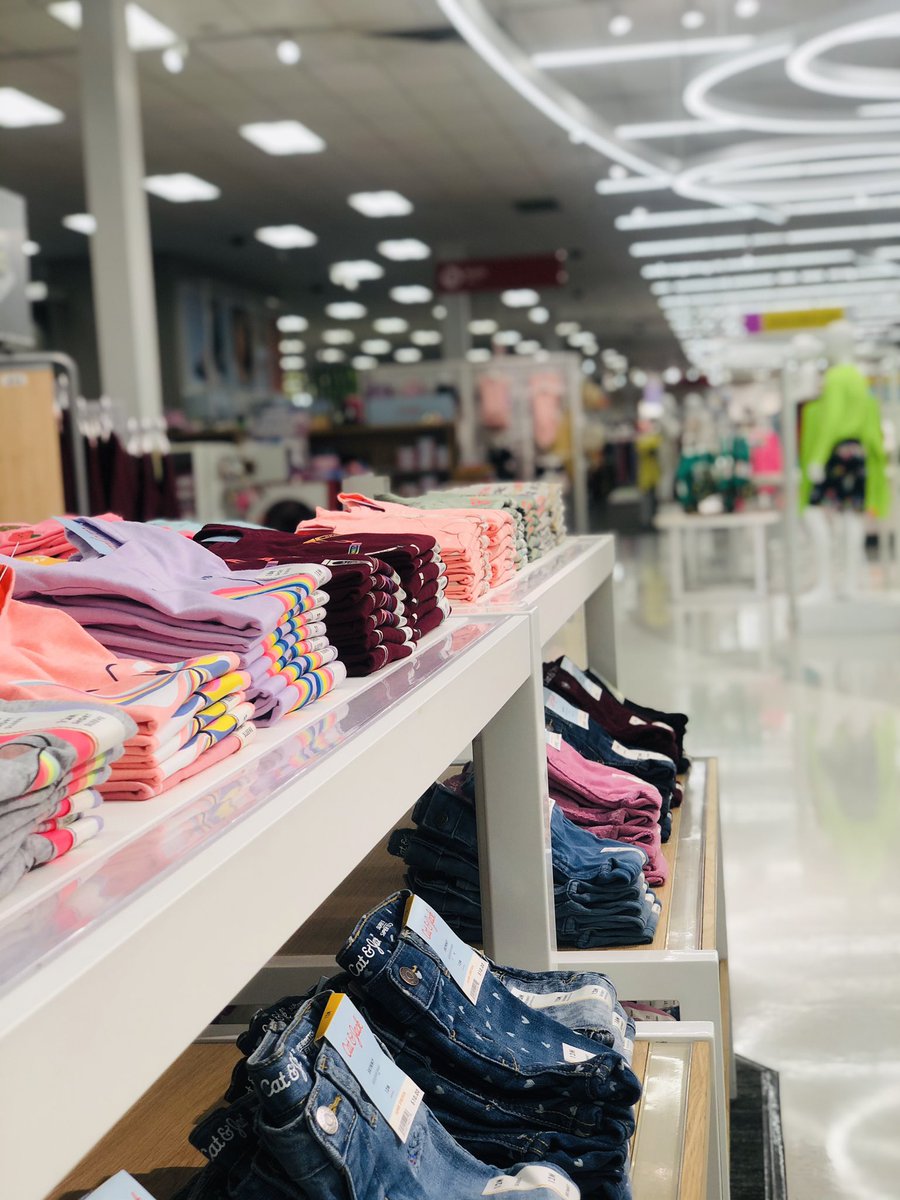 When it’s your first day back from vacation and team members clock in and ask you to walk their area with them 😍 okay, okay Mabel I see you with those standards! #T2128 #worksomewhereyoulove