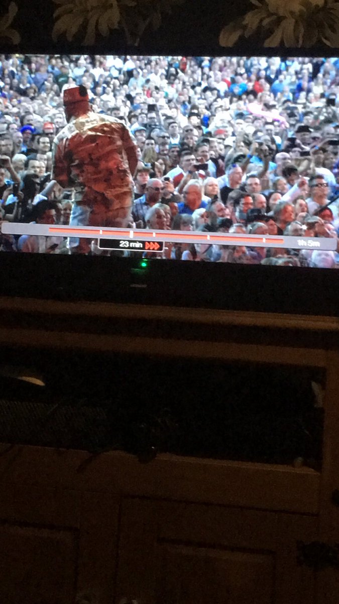 nonleaguewriter's tweet image. And tonight’s funny looking #BerlinEPrix 
Ffs #BBCREDBUTTON