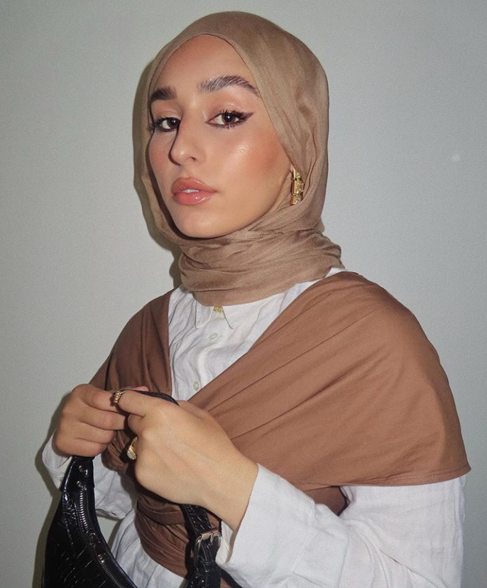 Nawal (IG:nawalsari)