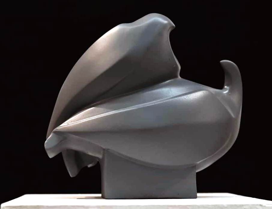 لما تسمع ام كلثوم وتضحك لكاريكاتير حجازى وتهزك افلام عاطف الطيب ومسلسلات اسامة انور عكاشة هل تسأل عن شهادتهم معاهم دكتوراة ولا لأ ؟ الراجل الخايب بيتحامى فى لقب دكتوراه قبل اسمه ويتوهم انها تعطيه مكانة متقدمة بين الفنانين 
العمل للفنان ايهاب الطوخى