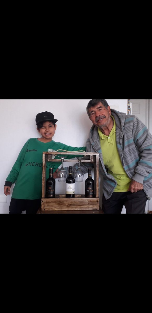 fabihilla's tweet photo. Mi abuelo hizo vineras para vender, estamos en #antofagasta. Por favor ayúdenme con un rt gente linda y hermosa 💖. https://t.co/0gkhSMbVuS