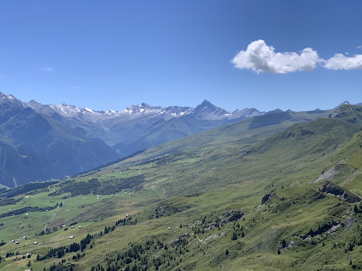 RogerNeukom's tweet photo. Ein besuch lohnt sich nicht nur im Winter! Die Tegia Bar ist neu auch im Sommer offen ππ». Gute Idee βοΈπ@thgautschi #tegiabar #vallumnezia #lugnez #taldeslichts #sonne https://t.co/RZ99NOZesg