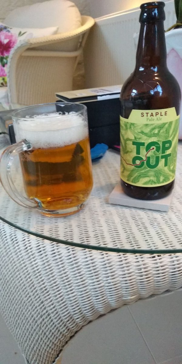 BassettRex's tweet photo. I've done absolutely nothing to deserve this after today's pathetic efforts on the golf course but....it's beer o'clock!
@TopOutBrewery https://t.co/vdTrTKdsAi