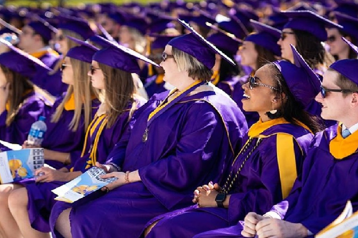 For the second year in a row, JMU has been named the top college in Virginia for getting a job. Alumni like you contribute to our 94% placement race! Way to go, Dukes! 🥇

Read more: fal.cn/39Aus