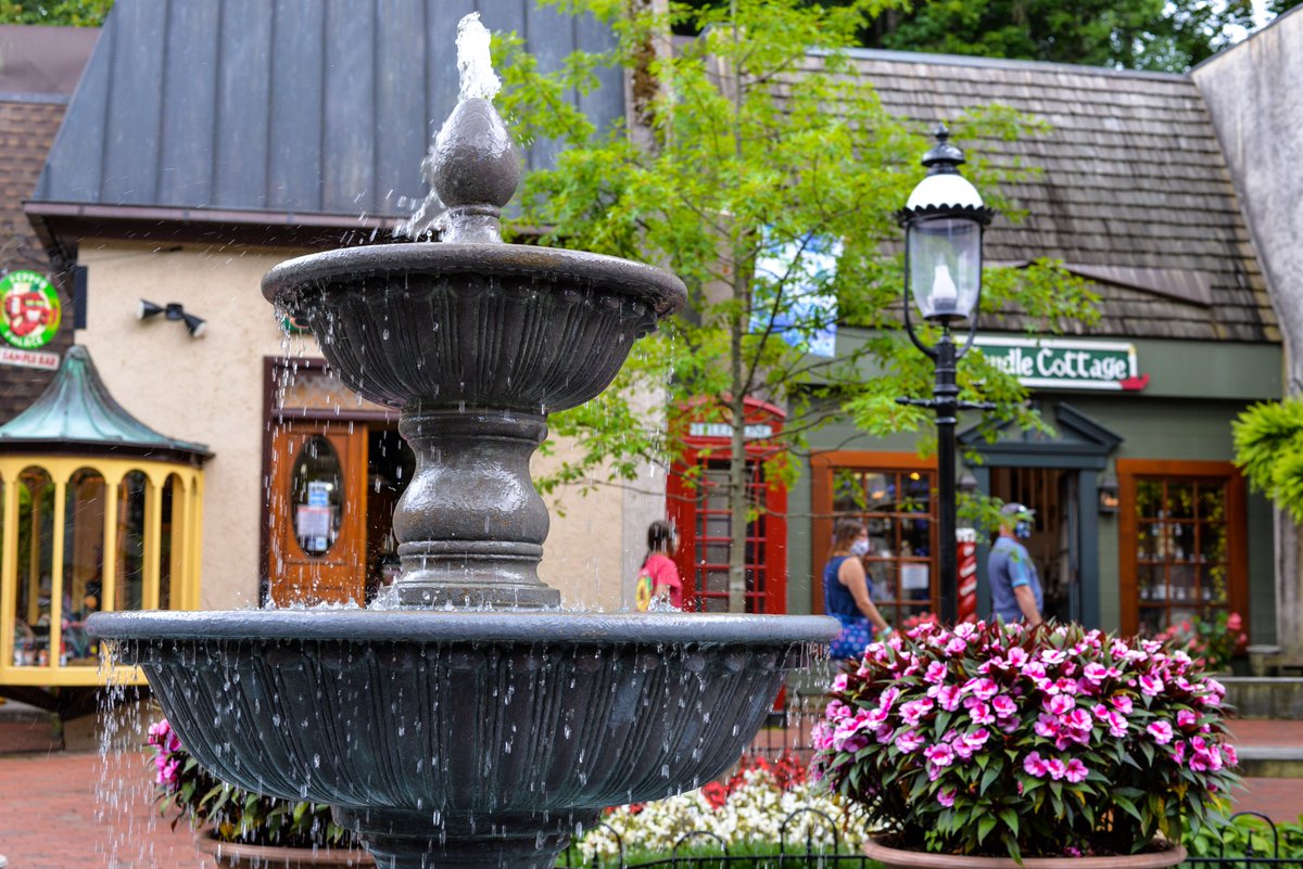 TravelGburg's tweet image. What is your favorite thing to do in the Village?