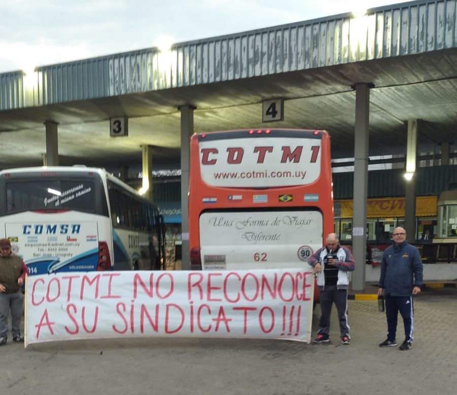 Somos muchos y muchas los que estaremos atentos para que las luchas pacíficas se resuelvan con negociaciones y con  Ministerio de Trabajo. Que el Ministerio del Interior esté, como bien dice el Ministro, para cuidarnos, no para reprimirnos.
<a href="/PITCNT1/">PIT CNT</a> 
#COTM1