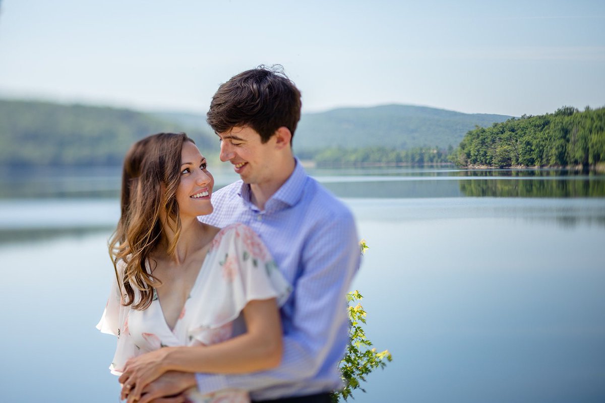 knotjustanyday's tweet photo. Working with a manual focus tilt-shift lens helps slow down your fast paced e-sessions &amp; requires you to pay close attn to precise details in the foreground and background. #canon5dm4 #Canon #lakescranton #canon90mmtse #tiltshift #knotjustanyday #kjadengagement #kjad #engagement https://t.co/K82FJgPx9x