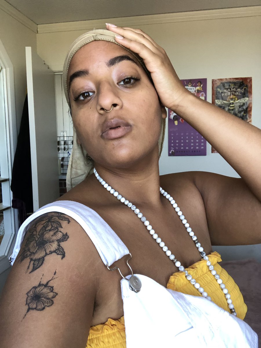 melaninmlatonin's tweet photo. not me building a whole house out of sheer gay wil alone ๐ง๐ฝโ๐ง #theythemthursday #ThirstyThursdays #blackandnonbinary #theythemthirstdae #thirsttrapthursday https://t.co/NyGBAoNwot
