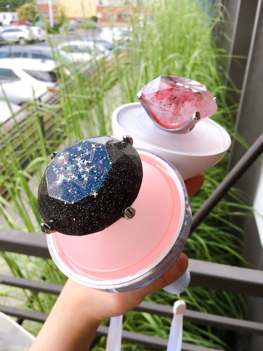 Sure, you have pretty flowers in your lightstick, but do you have custom made resin diamonds?