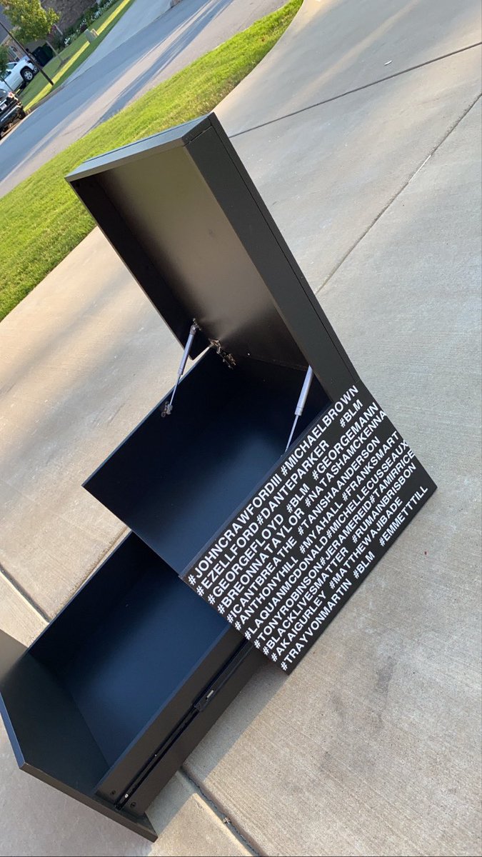 BoxesYetta's tweet image. Public service announcement 🗣
 @BoxesYetta first raffle is here!! 🤪
Now is your chance to win a $600 Yetta Box for only $10! 🔥
Each raffle ticket is only $10 
The Winner will be posted August 16th 
Cashapp- $Bryetta
Venmo - Bryettac
#BlackLivesMatter  #SupportBlackBusinesses