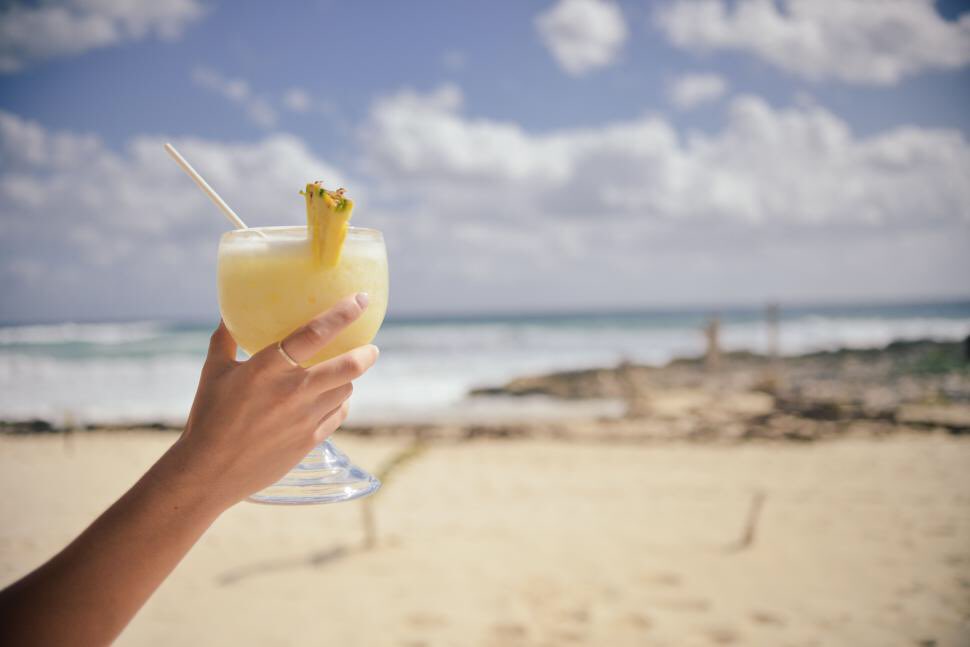 I’m staying with cold drinks (@CornerPubRon ) and making some  a pina coladas. Who’s joining me?  #plantbasedchat #beach