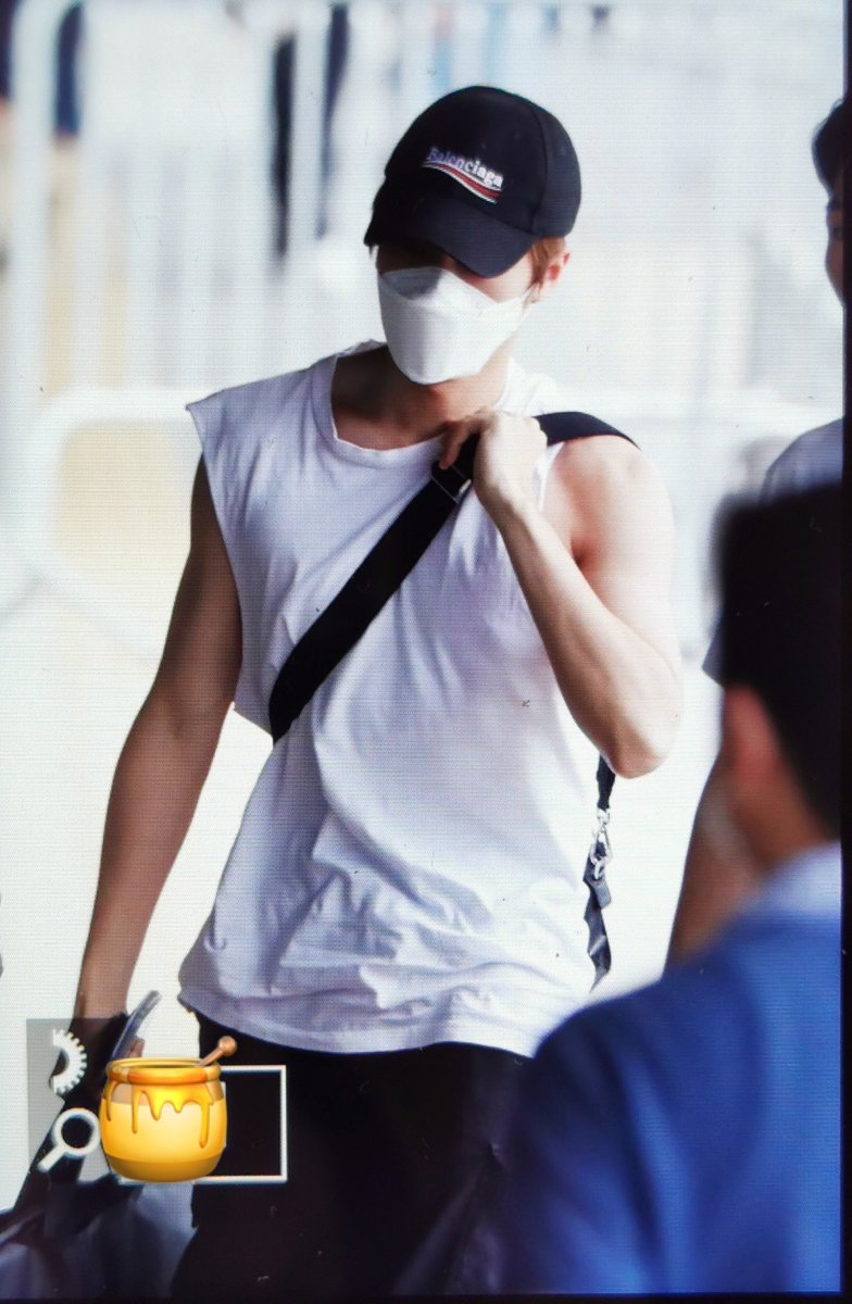 qianxiaojunkai's tweet photo. กล้ามเซียวจวิ้นจะเท่าหัวแล้ว เซียวจวิ้นเธอใจเย็น ชอบมาก เวทอีกนะ ㅠ_____ㅠ https://t.co/2tzwkmV4yq