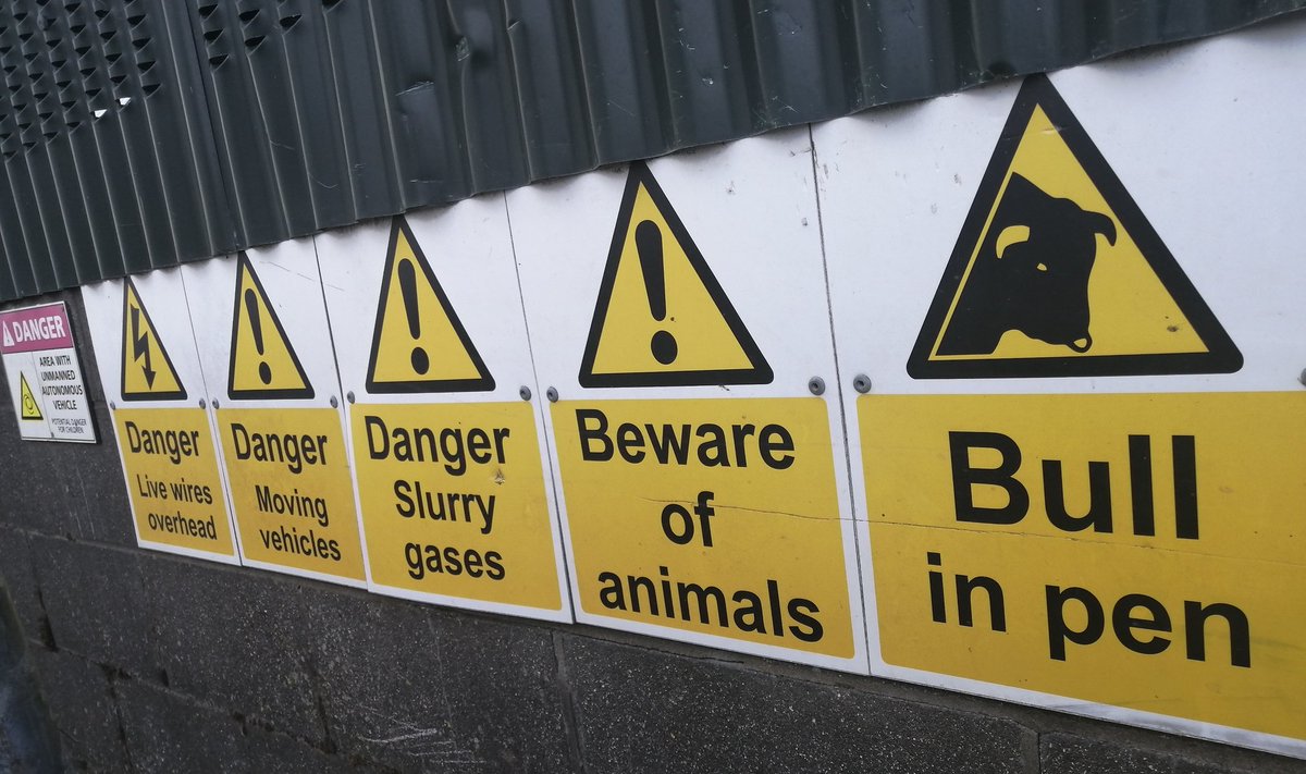 zaramorrison39's tweet photo. Final checks this evening & thought we would share this picture. We work in such a dangerous industry so remember to #StopAndThinkSAFE #Farm24 @UFUHQ https://t.co/NoQDvu1OX1