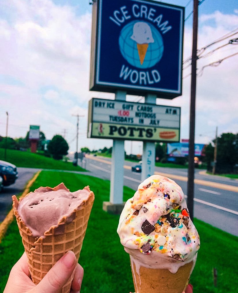 Take me back to Ice Cream World! 🍦😋 It’s a little underwhelming when you walk in (especially with a name like that), BUT, the ice cream is delicious! What’s your favorite flavor? 

#icecream #icecreamworld #icecreamcone #icecreamflavors