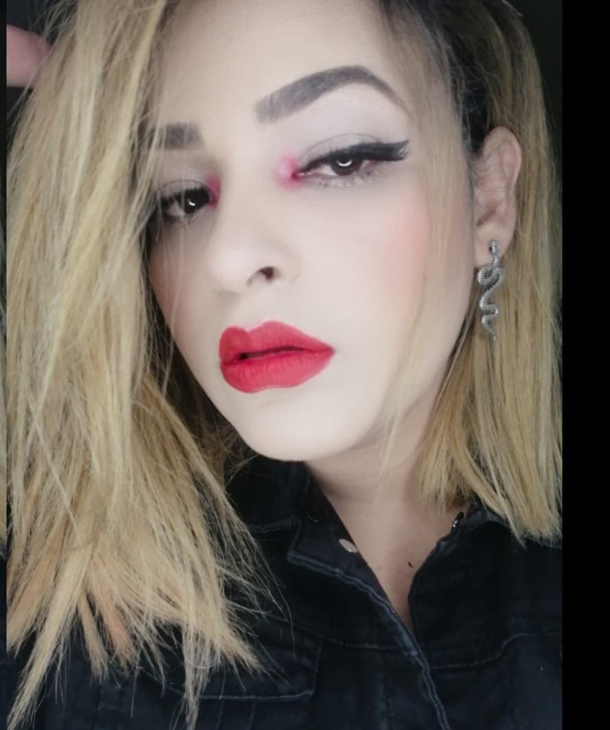 Betsabe07024053's tweet photo. Trabajo día a día para mejorar en mis trabajos.
.
.
.
#curicó #chile #makeup #makeupchile #makeupvzla #makeupVenezuela #invierno #maquillaje #betsabeochoabeauty #maquillajechile #pestañas #cejas #labios #Love #amor #makeupcolorido https://t.co/7voxSmeWmc