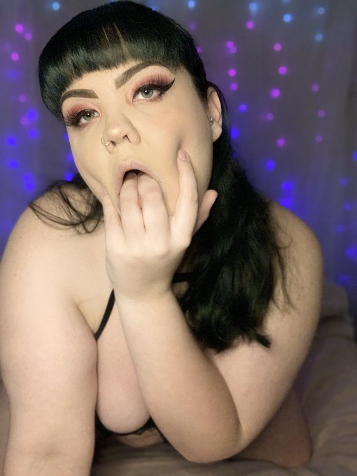 Have you voted for me yet today? ✨  XBIZ BBW cam model nominated ✨ https://t.co/m3lQxraQD2 https://t<a href="/tag/newprofilepic"class="tags"><span>#newprofilepic</span></a>