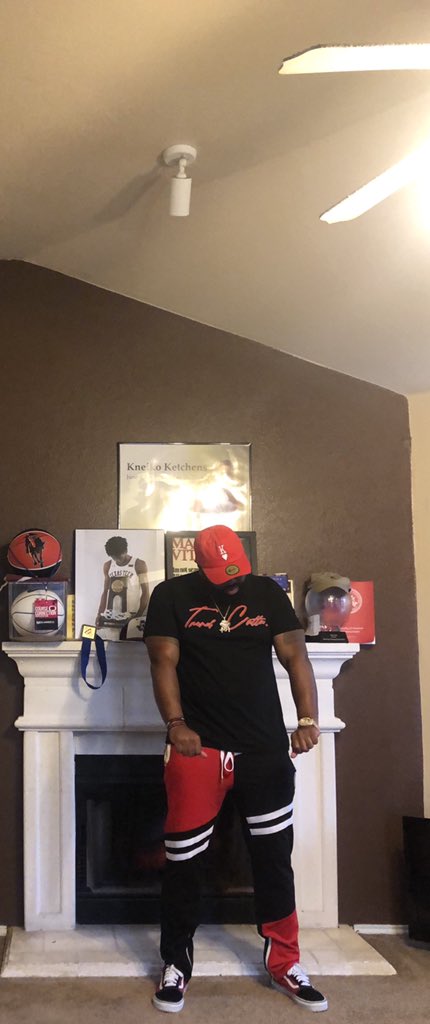 Hboog32's tweet photo. Growing up, we Never had running Hot Water at Mabel Knight house. I been ice cold ❄️ #DaDumWay https://t.co/TsEZLIzSC3
