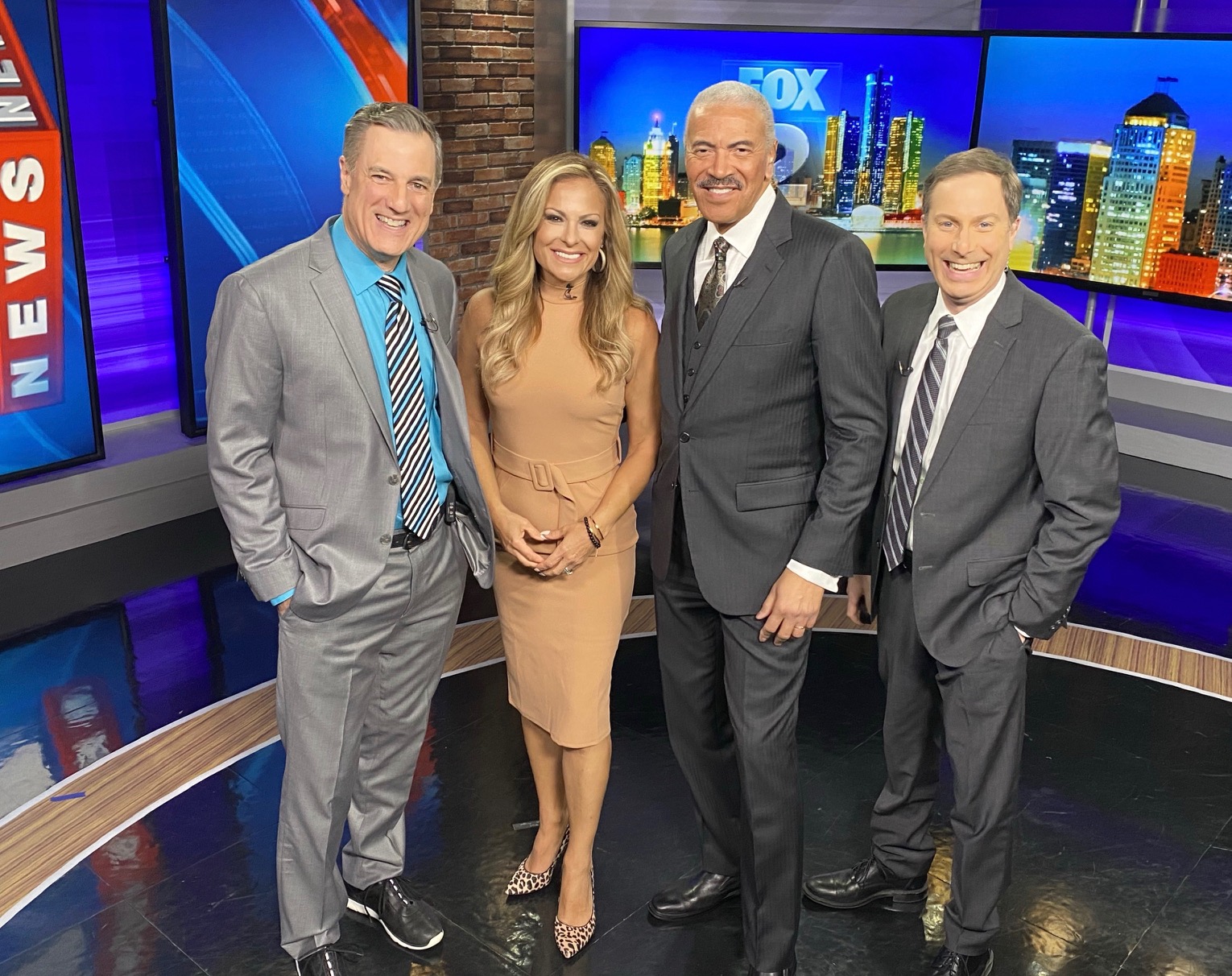 taryn-asher-fox-2-on-twitter-throwing-it-back-to-the-good-ol-days-remember-when-we-could-stand-this-close-sure-miss-these-guys-tbt-danmillerfox2-huelfox2-rlutermanfox2-fox2news-https-t-co-gusqtmjgpu