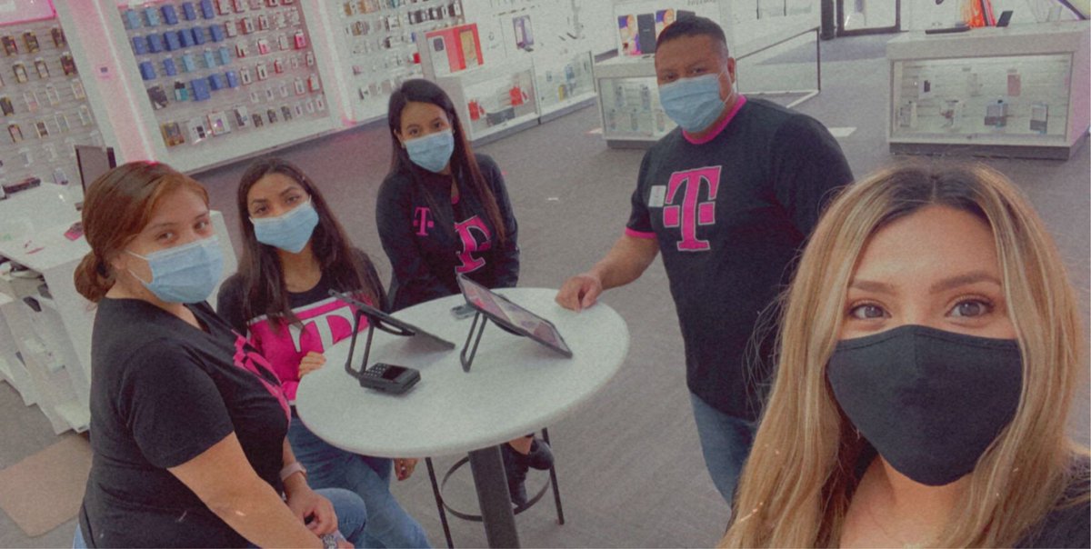 This Team Is Amazing!!! They Are Ready To Learn & Help Out Customers!!👏🏼  #RIS #Leetrevino #WeAreReady @UnCarrierRene @aguero645 @sarapalaciosdm @FrankAkers @SamSindha