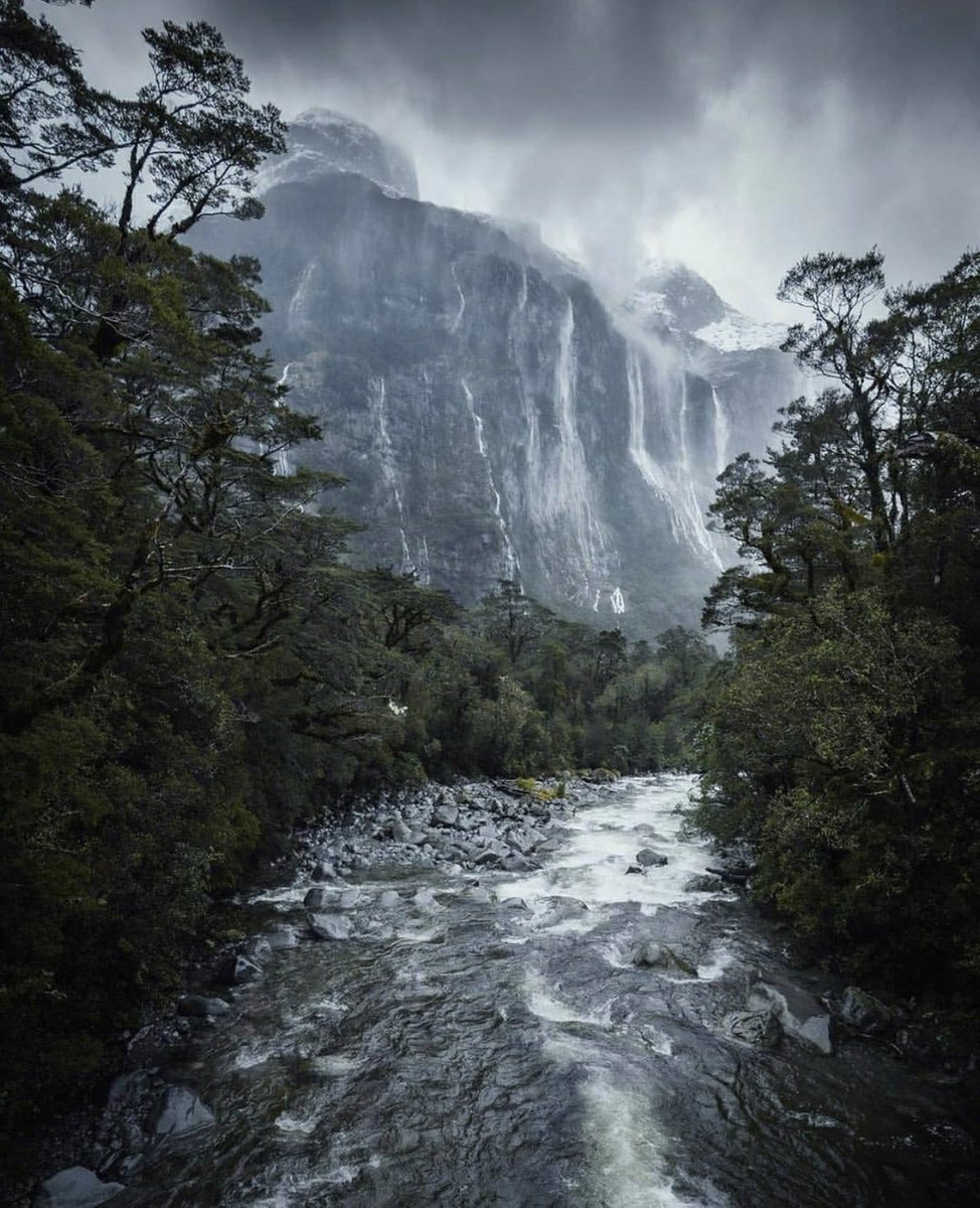 TraveIings's tweet photo. New Zealand https://t.co/N4fOaAVFSj