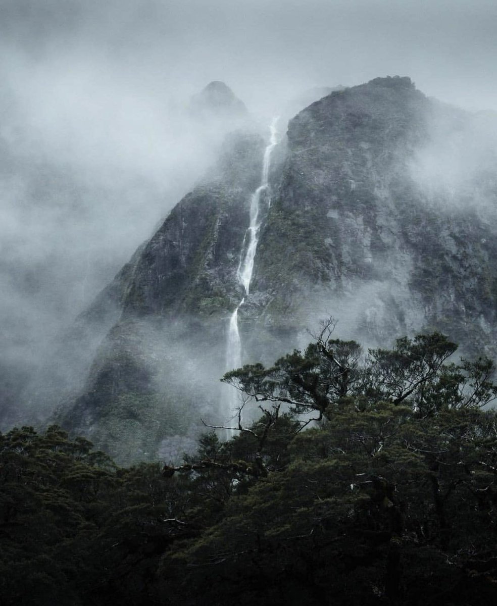 TraveIings's tweet photo. New Zealand https://t.co/N4fOaAVFSj