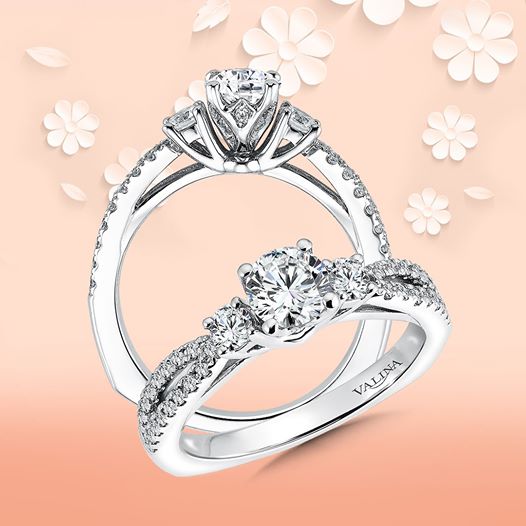 MCustomJewelry's tweet photo. This classic engagement ring has the perfect amount of sparkle, making it simple, yet eye-catching. The pinched split-shank diamond shoulders and diamond-accented gallery adds an elegant touch to this stunning 3-stone diamond ring. https://t.co/Pc0KxIID0P