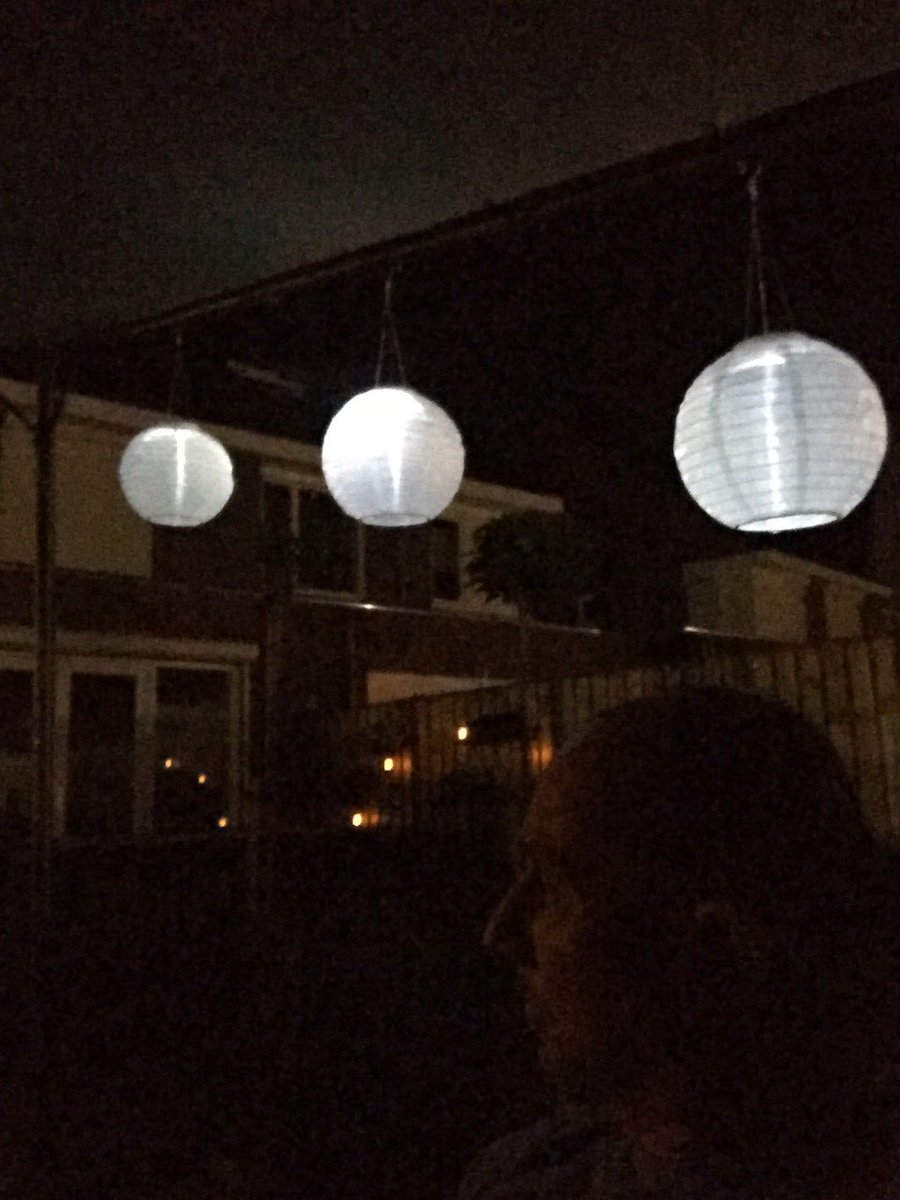 GraafmansP's tweet photo. Genieten in mijn achtertuin, zachtjes Talk Talk op, klein witbiertje en een licht briesje zo af en toe #hintergarten #Staycation2020 https://t.co/TelMIMp3VK