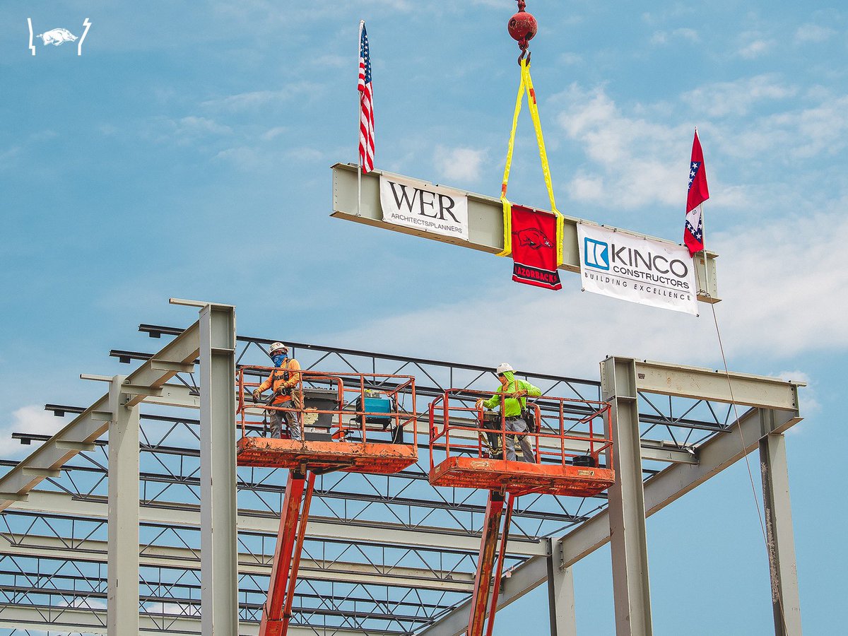 VanHornHogs's tweet image. The final beam is up... now the real fun begins!