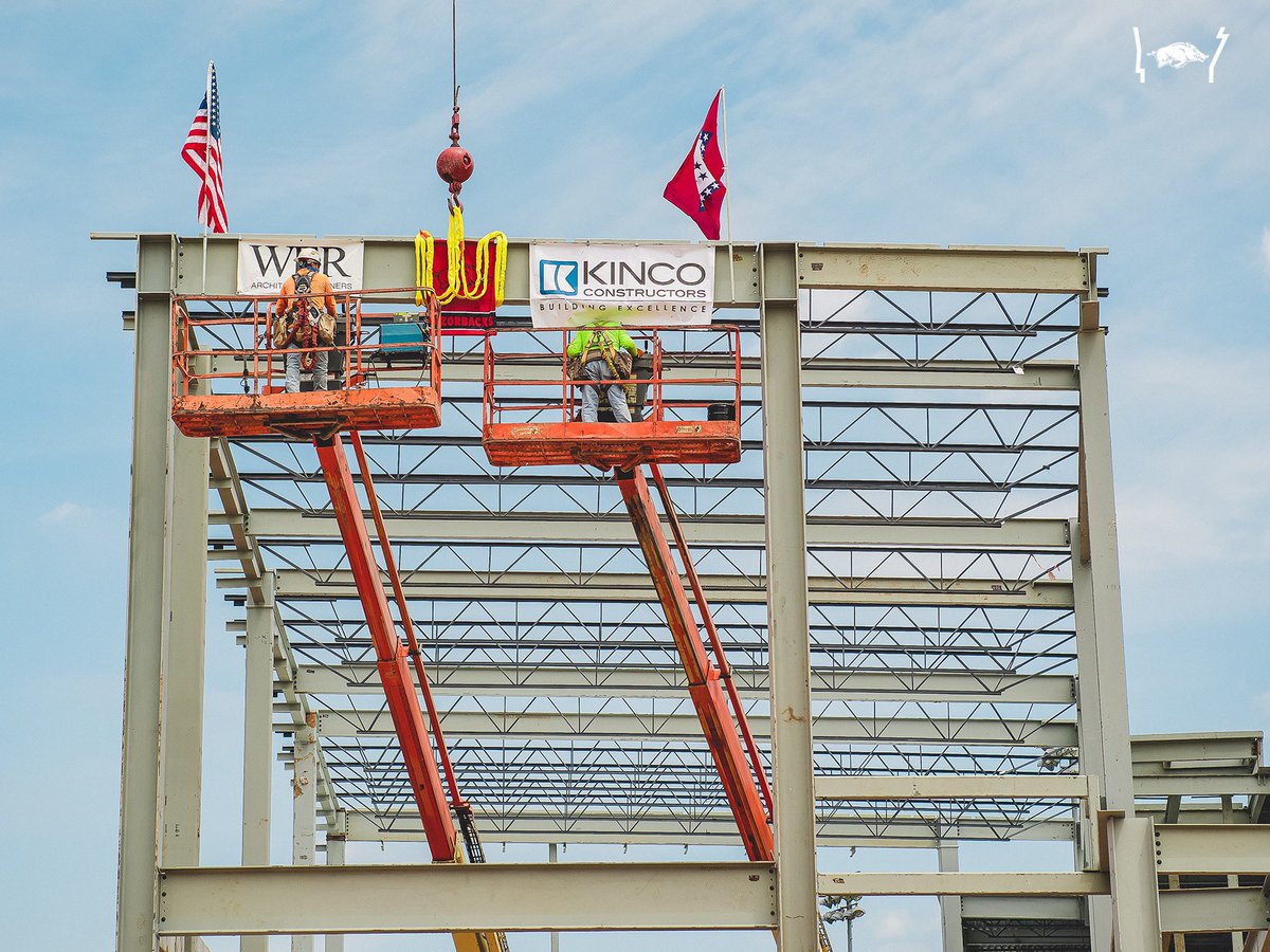 VanHornHogs's tweet image. The final beam is up... now the real fun begins!