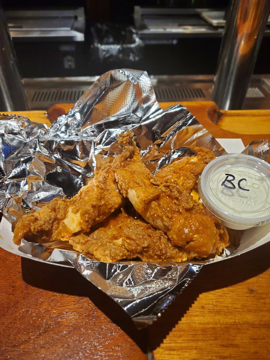 unclealberts_'s tweet photo. Yummmmmm Nashville Hot Chicken Strips! https://t.co/36HpFKrbnX