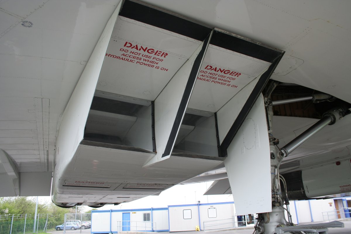 nclflyer's tweet photo. Taken in 2009 at Bristol, Filton @ConcordeHC, this #concorde #gboaf is preserved immaculately (2) https://t.co/XUsPV4Qq26