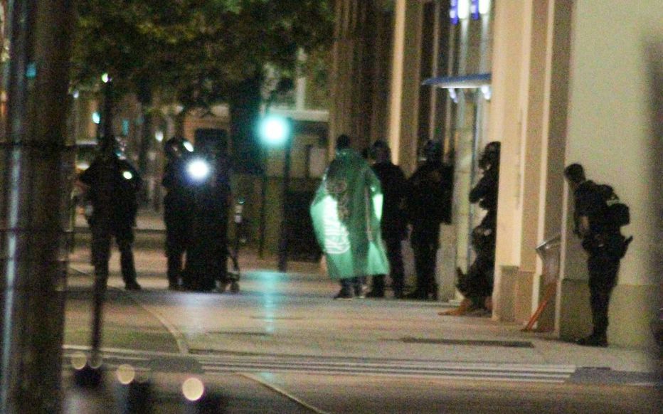F_Desouche's tweet photo. Le #Havre : L'auteur de la prise d'otages interpellé. Mehdi, le forcené, est fiché S pour "radicalisation". Il voulait "libérer les Palestiniens" (MàJ) https://t.co/RPsUlhOPzj https://t.co/0WGBDDNajE