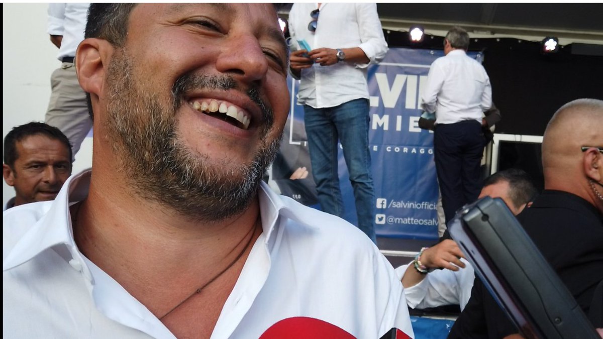 caterina_betti's tweet photo. La reazione di @matteosalvinimi oggi a #Macerata quando, intervistandolo, gli ho detto che il PD nelle Marche già sta considerando di spendere 8 mirabolanti miliardi provenienti dal MES.
Adoro. https://t.co/vIdpl2xtG4