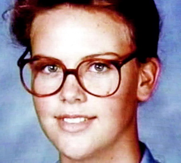 Theron creció en una granja cerca de Benoni, Sudáfrica.Es de ascendencia afrikaner (holandesa, con franceses hugonotes y alemanes).Su tío-abuelo, Danie Theron, fue una figura militar afrikaner.A los 13 años, queriendo continuar sus estudios de ballet, comenzó a asistir a