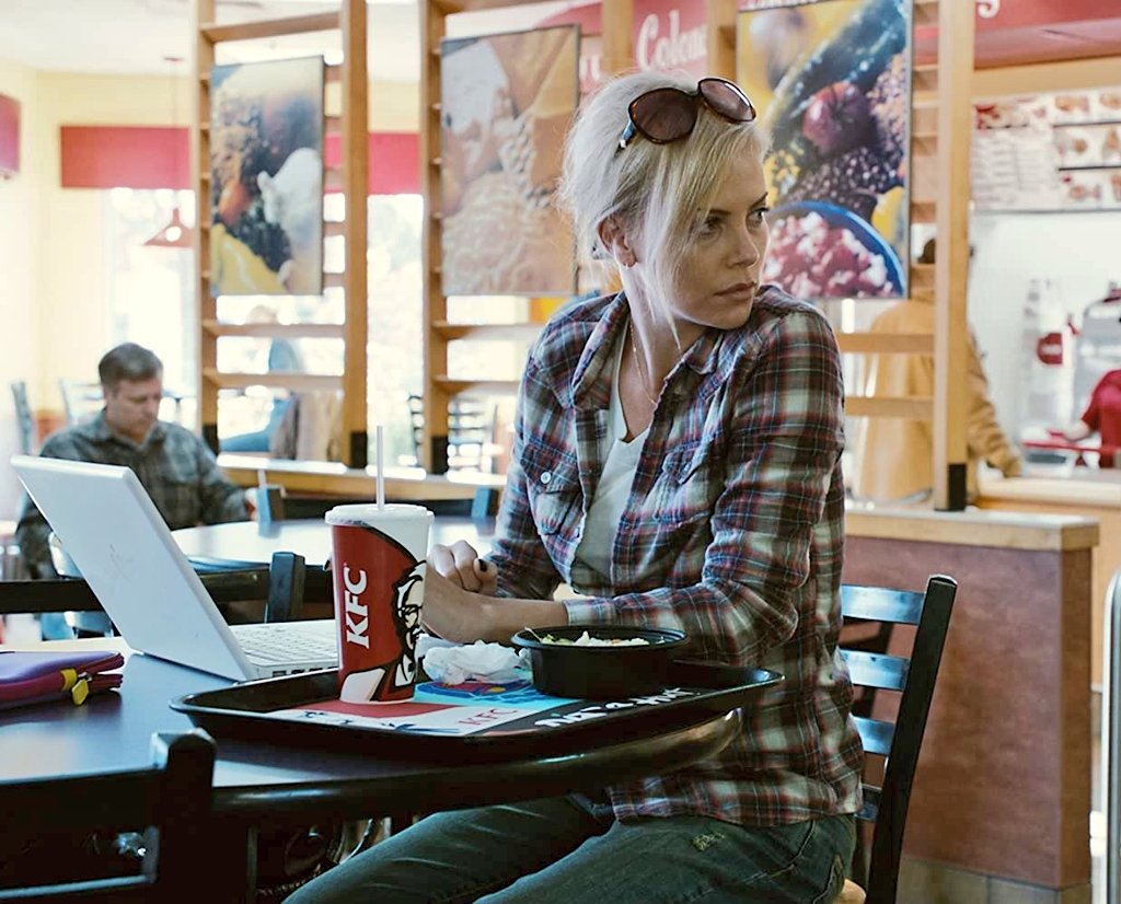 En “Young Adult” (2011), representó a una mujer inmadura que regresa a su ciudad natal en busca de su novio de juventud.Hizo de reina malvada en la oscura adaptación de cuento de hadas “Snow White and the Huntsman” (2012) y su secuela, “The Huntsman: Winter’s War” (2016).