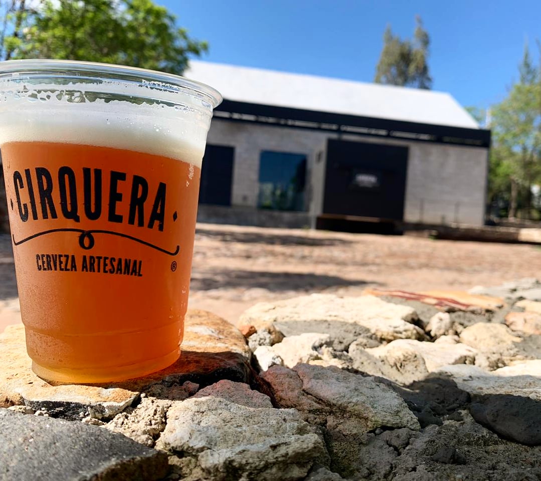 cirqueramx's tweet photo. En casa sabe mejor😜 ¿Ya veniste a visitarnos? 🍻☀️

#CervezaArtesanal #Cirquera https://t.co/X258SlrcGe