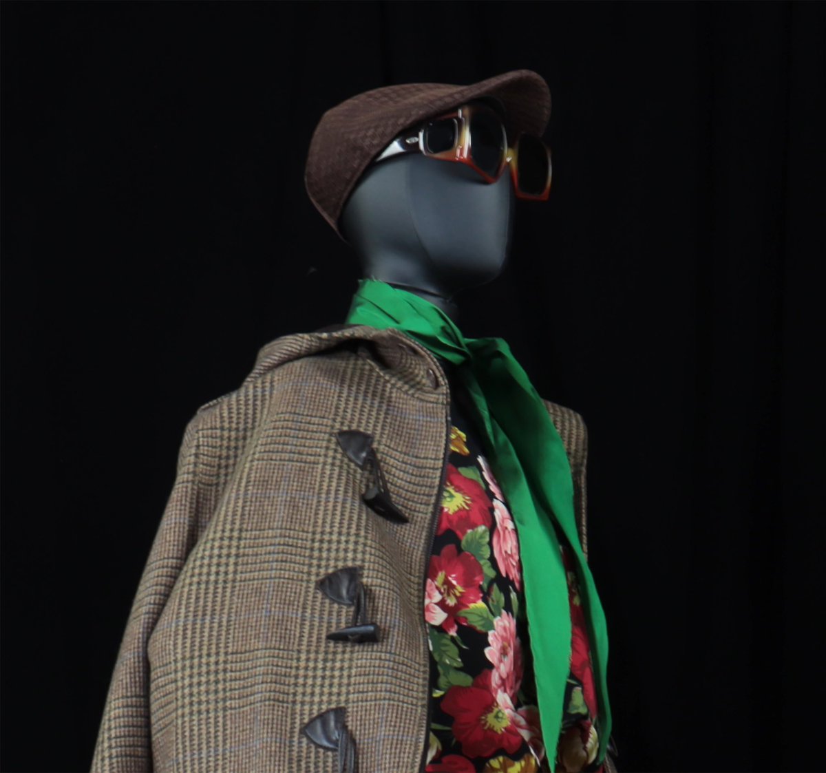 FauseHaten's tweet photo. Coleção Panda 
Look 7
Saia e camiseta estampadas
Cabam em tweed

#fausehaten #coleçãopanda2020 #moda #fashion #tafeta #renda #lace #moleton #fleece #couture #hautecouture #fashionphotography #fashionphoto #fotografiademoda https://t.co/2dn1pWplxB
