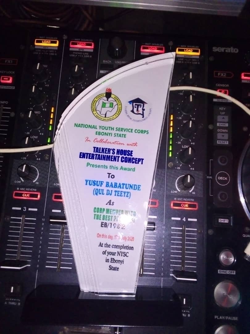 QTeeyz's tweet photo. #nowplaying QUL DJ TEEYZ  MARLIANS VIBEZ  MIX by Qul Dj TeeYz feat. Naira marley, zlatan,Aloma,Master kg,Dj Yk, Rexxie,Dremo,Destiny boy,profeesional beat,Cblack,Dj run via @audiomack https://t.co/J2am8kRaam https://t.co/5zgGRPCTny