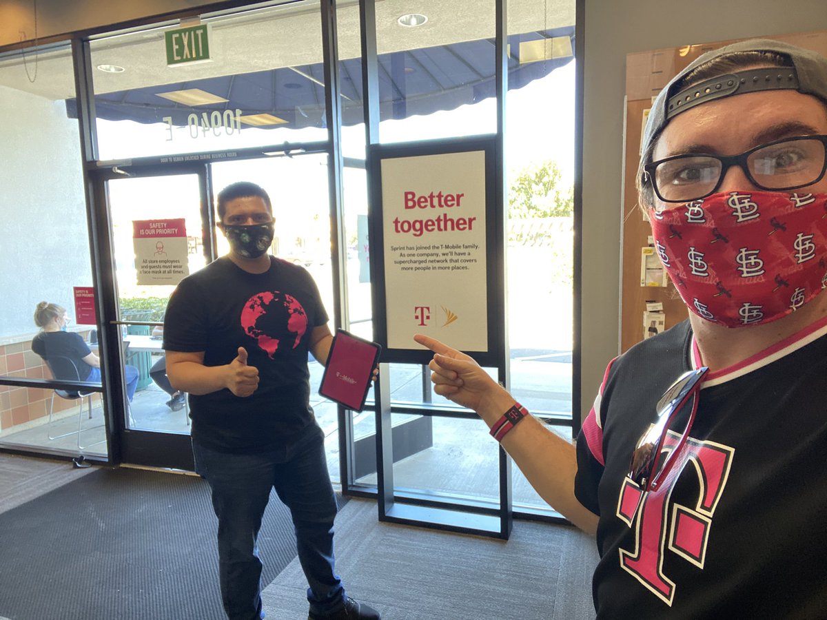 WileyatBoost's tweet photo. #frontlinefocused here in Stockton at our Trinity Parkway location. We’ve Been hanging out with superstar SM @VLY_STN and her rockstar DM @EBY_WL ... THEY ARE CUSTOMER OBSESSED! #WLDA #wirelesslifestyle #theNEWtmobile @Pkushn @wl_byoung @BuffWl @JamesLeeWC https://t.co/UwTy4NfJdk