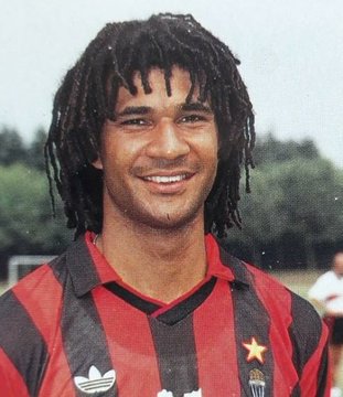 VSportsTM's tweet photo. La FA y la Premier abrirán un expediente para determinar si Manchester City fichó a Nathan Ake o a Ruud Gullit, previo uso del DeLorean. https://t.co/L6DBmeWR4D