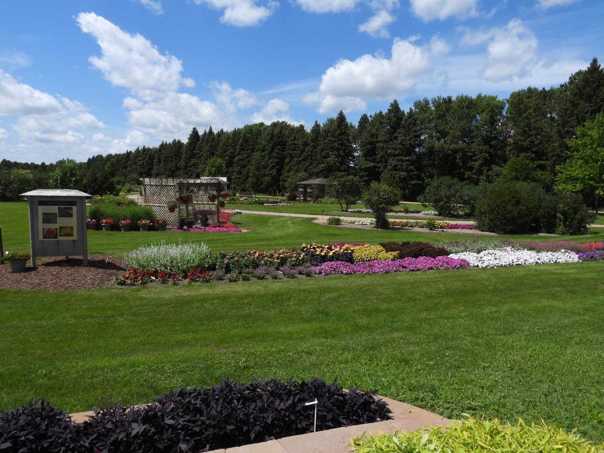 Morris_Tourism's tweet photo. Thank you Jennifer Jones for sharing these awesome pictures of the @WCROCMorris Horticulture Display Garden. If you haven't visited yet check it out! https://t.co/zXYtcszZHy #visitmorrismn #morrisMN https://t.co/e1NLvNDp41