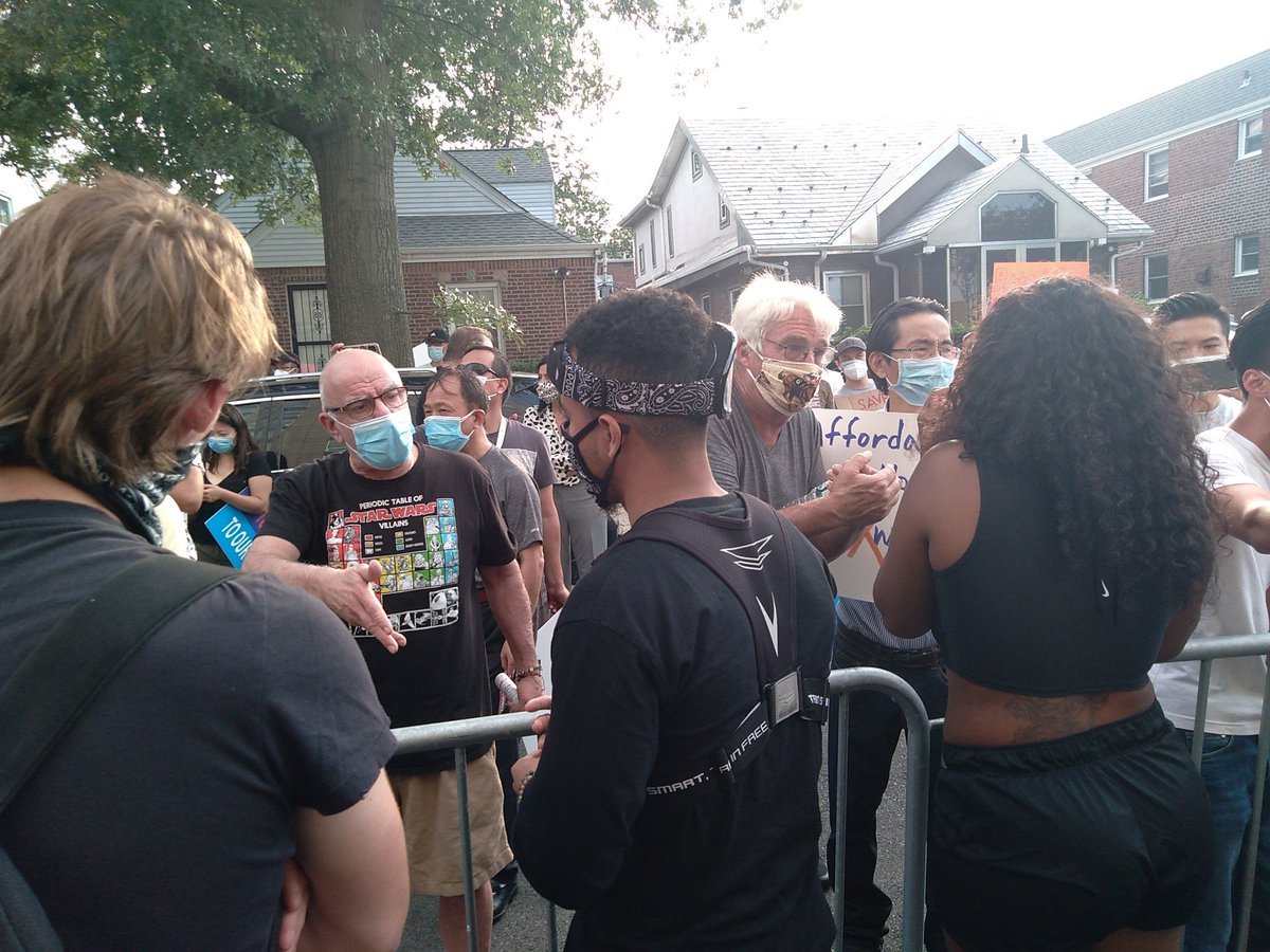 ak2webd3's tweet photo. @instagram rt @iamvidalguzman #BFIPLM Black Formerly incarcerated People Matter who came home from #RikersIsland rn #FreshMeadows & #NIMBY r protesting them. We believe everyone needs a roof over their head .counter protest #MAGA. ALL HANDS ON DECK #BLM https://t.co/XC6smVNQhZ https://t.co/2F4Yjom9ZI