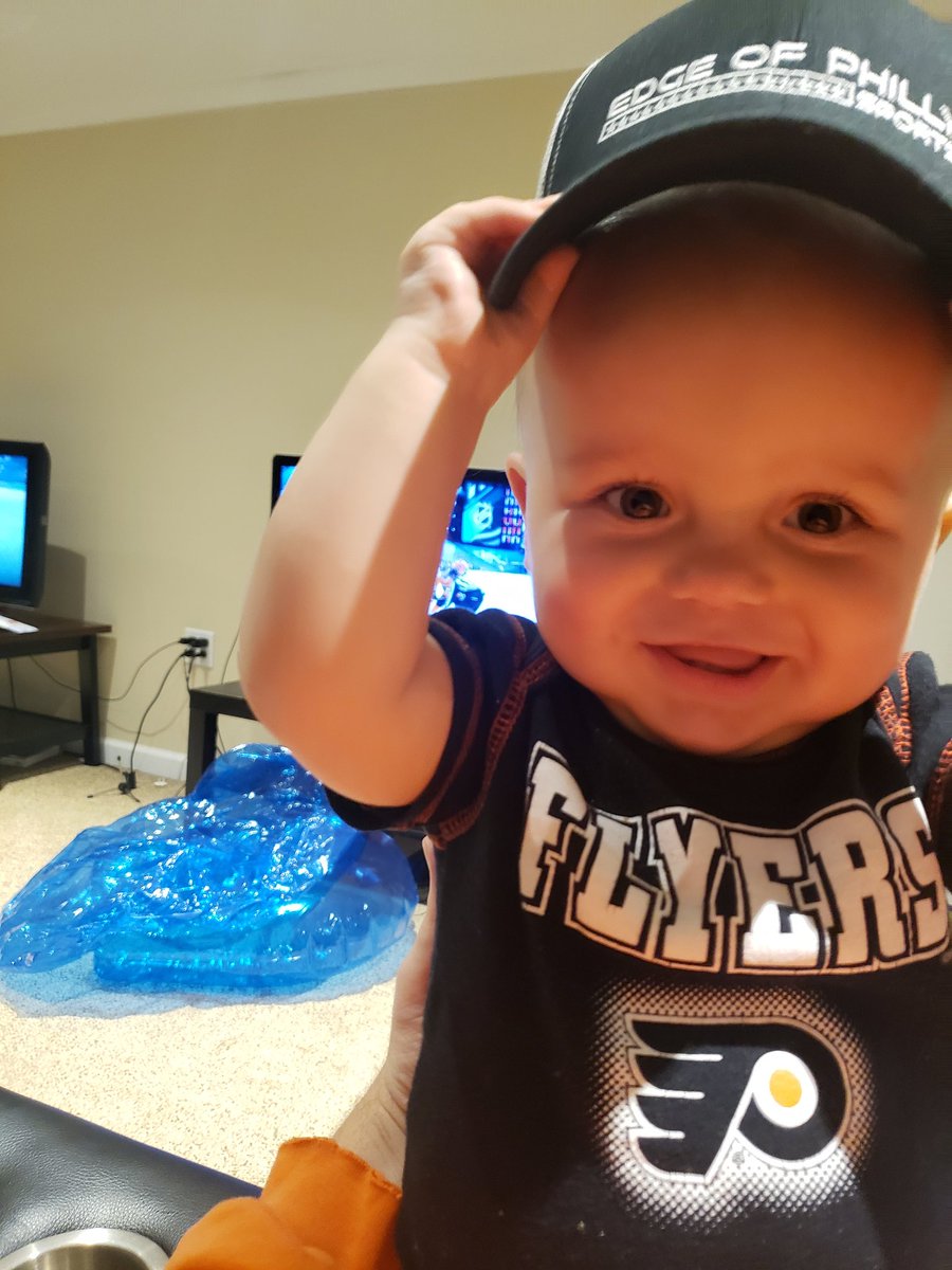 FreddyBurns_'s tweet photo. Who is #FLYEREDUP ? #FlyOrDie #AnytimeAnywhere @philadelphiaflyers #FHB4 @EOPsports https://t.co/692XcDwJYB