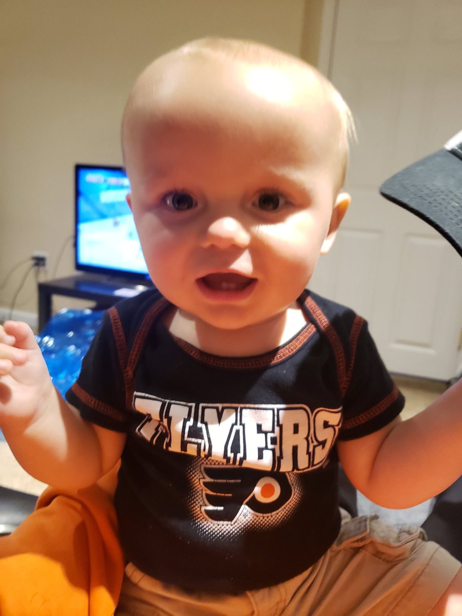 FreddyBurns_'s tweet photo. Who is #FLYEREDUP ? #FlyOrDie #AnytimeAnywhere @philadelphiaflyers #FHB4 @EOPsports https://t.co/692XcDwJYB