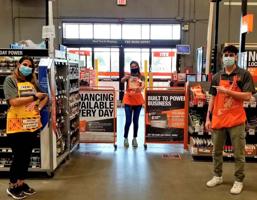 ⭐Congratulations⭐ to BRAND NEW Cashier Vanessa for driving credit 💳 with SIX apps
 today!!!
Keep up that fantastic momentum 💪!!
#badgerup 🐾