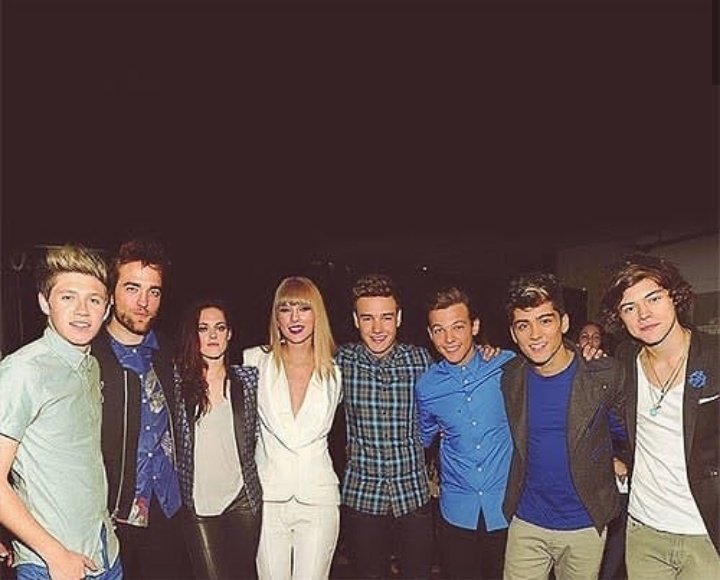 Vish25204568's tweet image. Best Pic Ever #OneDirectionVSDirectioners #TaylorSwift #onedirection10years #OneDirectionReunion