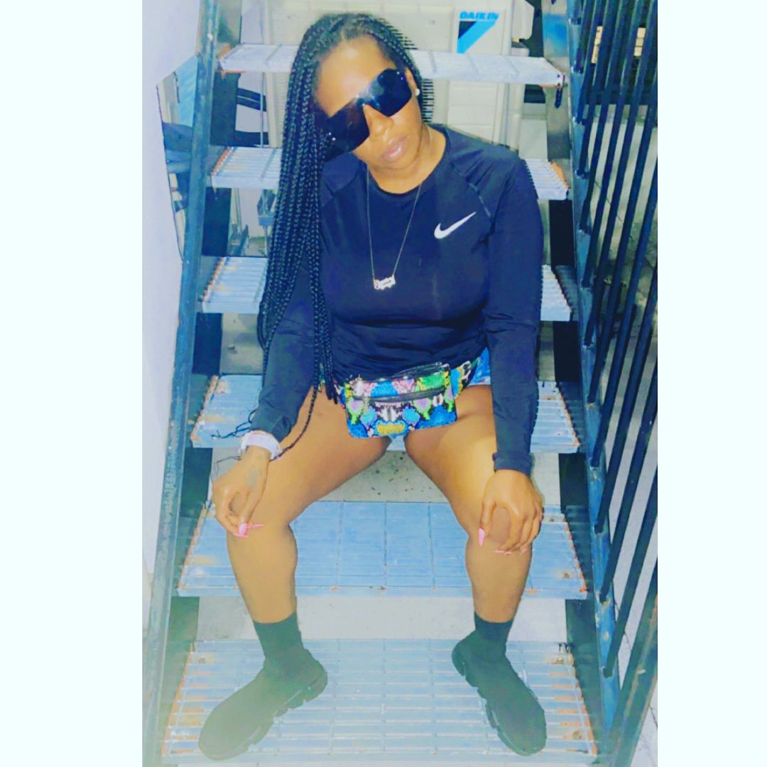 JahStr8NoChasaa's tweet photo. #ThankfulThursday S/o to one of our dope a$$ clients caught on cam with her #FashionSnobBoutique ✨Slither Waistbag &amp; Terminator Aviators✨ avail on our website!
https://t.co/kB0mCKyL1p #BlackOwnedBusinesses #BlackWomenFlexin #Brooklyn #NewYork #FashionSnob #ShopOnline https://t.co/hkpijSzryp