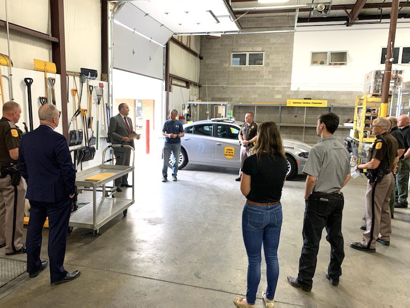iowastatepatrol's tweet photo. Lt Jay Smith spent the last 32 years serving the state of Iowa. Today, he came to turn in his equipment for the last time. 

Lt. Smith has been a leader, a mentor, &amp; a friend to many.

Please help us show our appreciation for his hard work and dedication to citizens in our state. https://t.co/cmTDDiCTSf